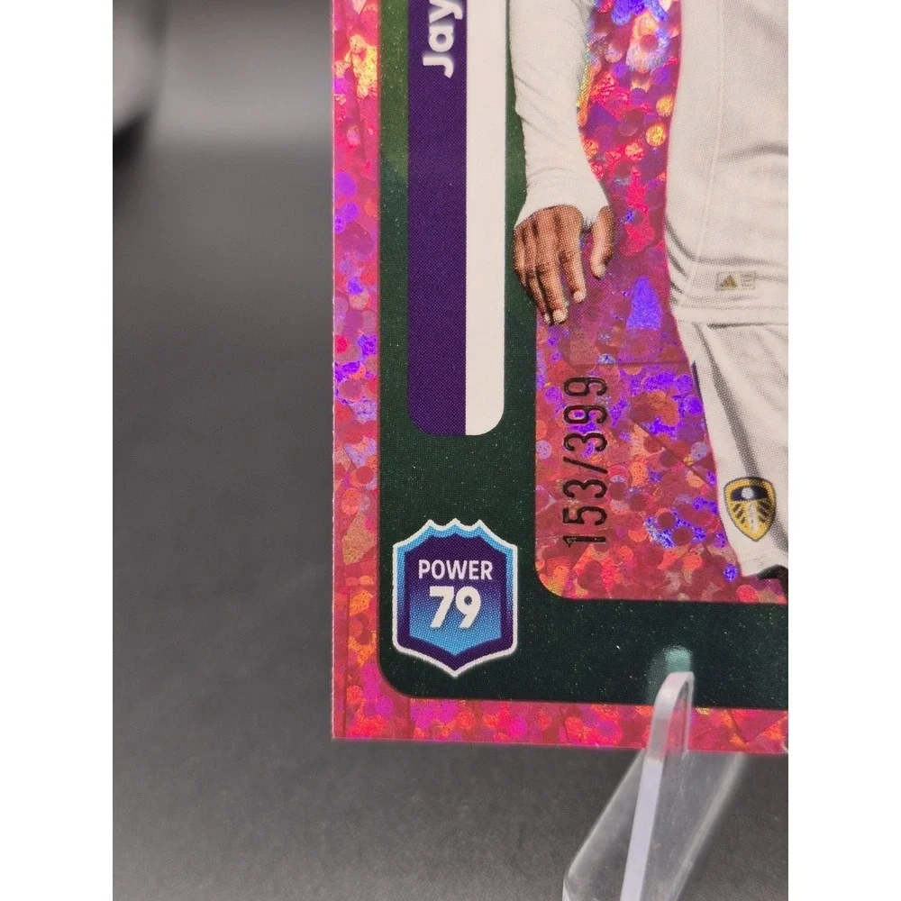 2025 Topps Jayden Bogle 329 Pink Mini-Diamond /399 Leeds United Soccer Card